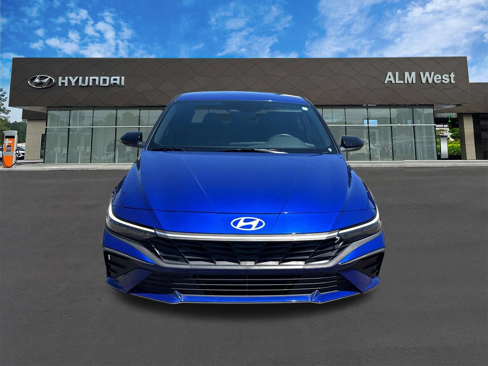 Used 2025 Hyundai Elantra Sport FWD image 2