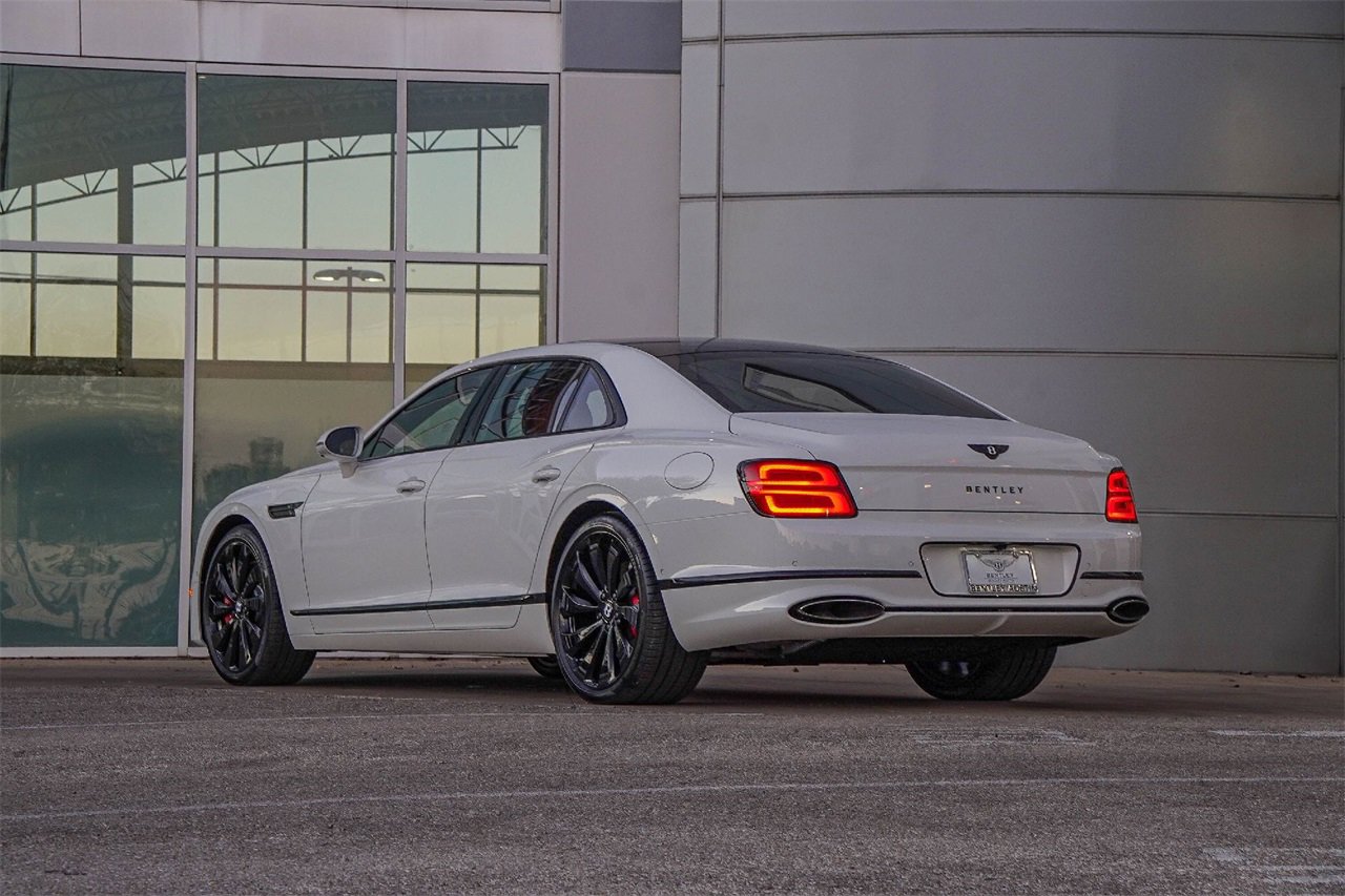 New 2026 Bentley Flying Spur Plug-In Hybrid image 15