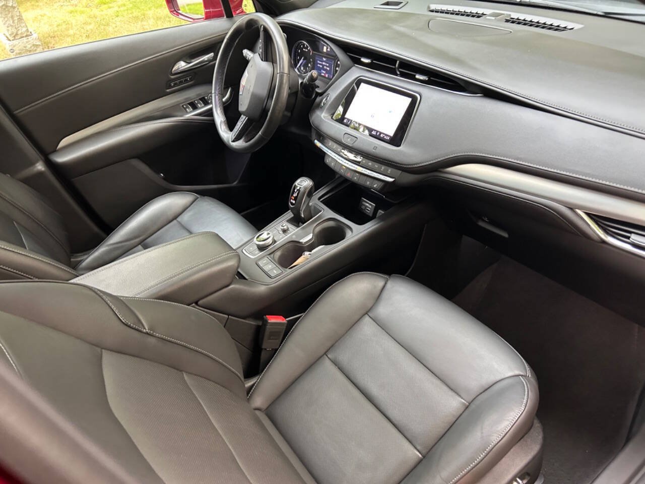 Used 2019 Cadillac XT4 Premium Luxury AWD/4WD image 16