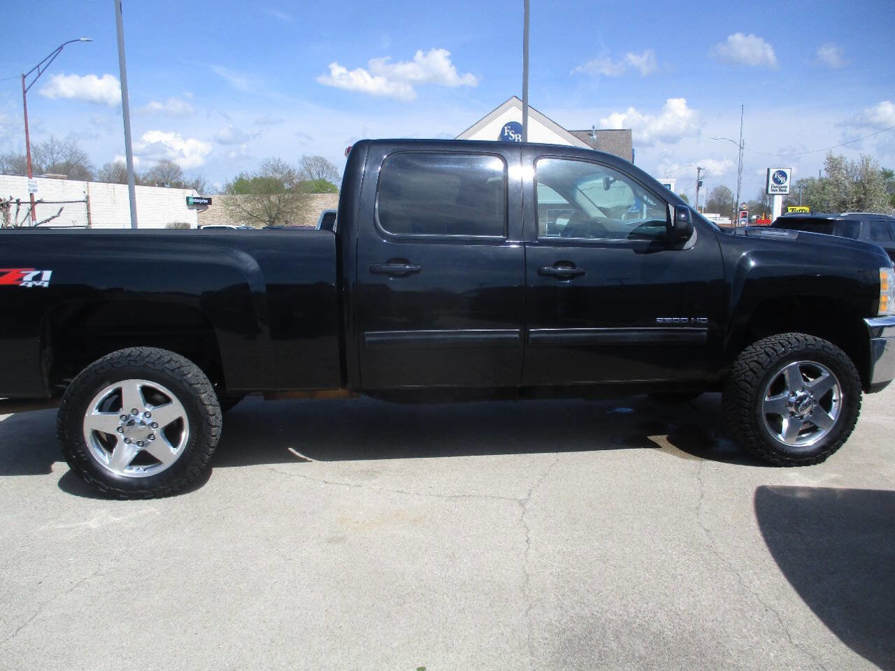 Used 2013 Chevrolet Silverado 2500 LTZ w/ LTZ Plus Package image 9