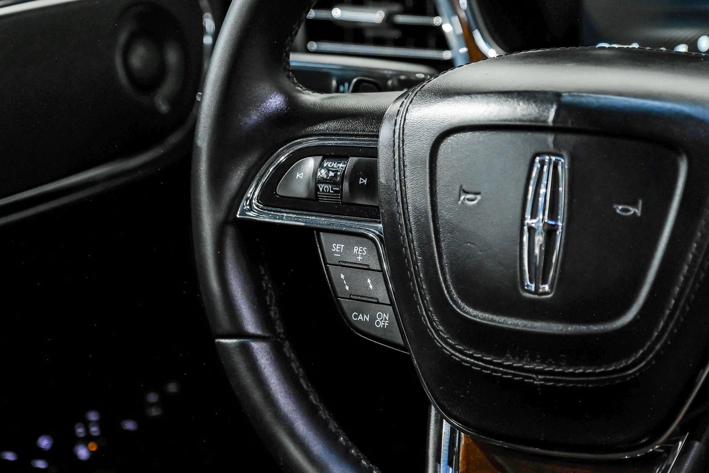 Used 2018 Lincoln Continental Reserve FWD image 22