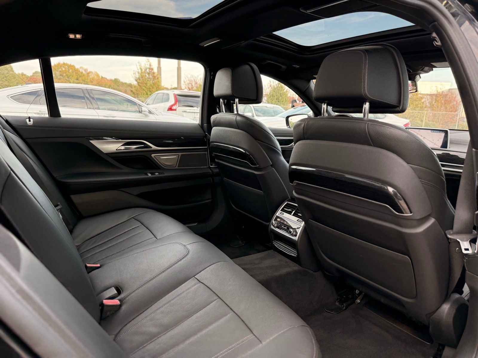 Used 2019 BMW 740i w/ M Sport Package image 25