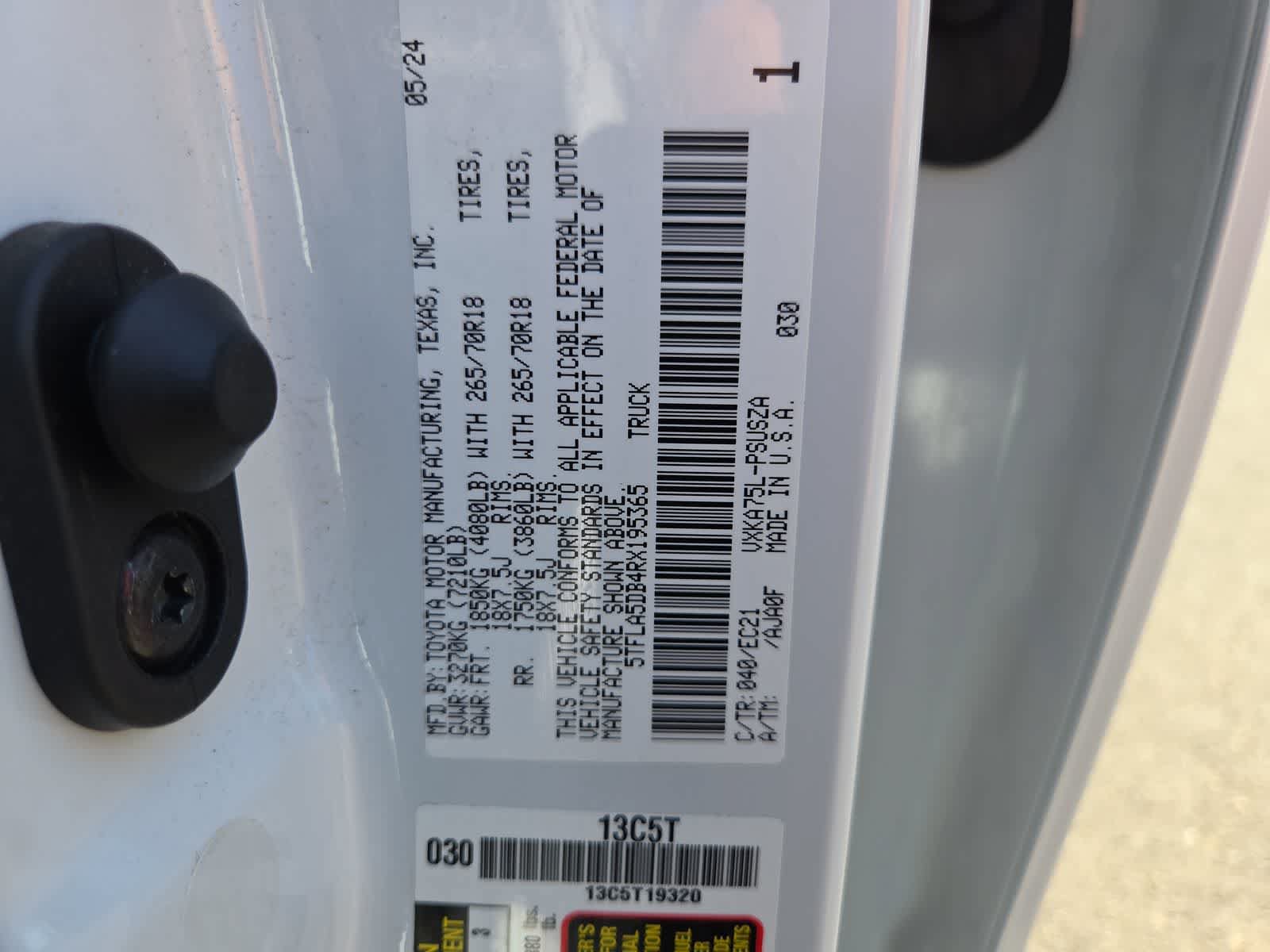 Used 2024 Toyota Tundra SR5 w/ SR5 Premium Package AWD/4WD image 29