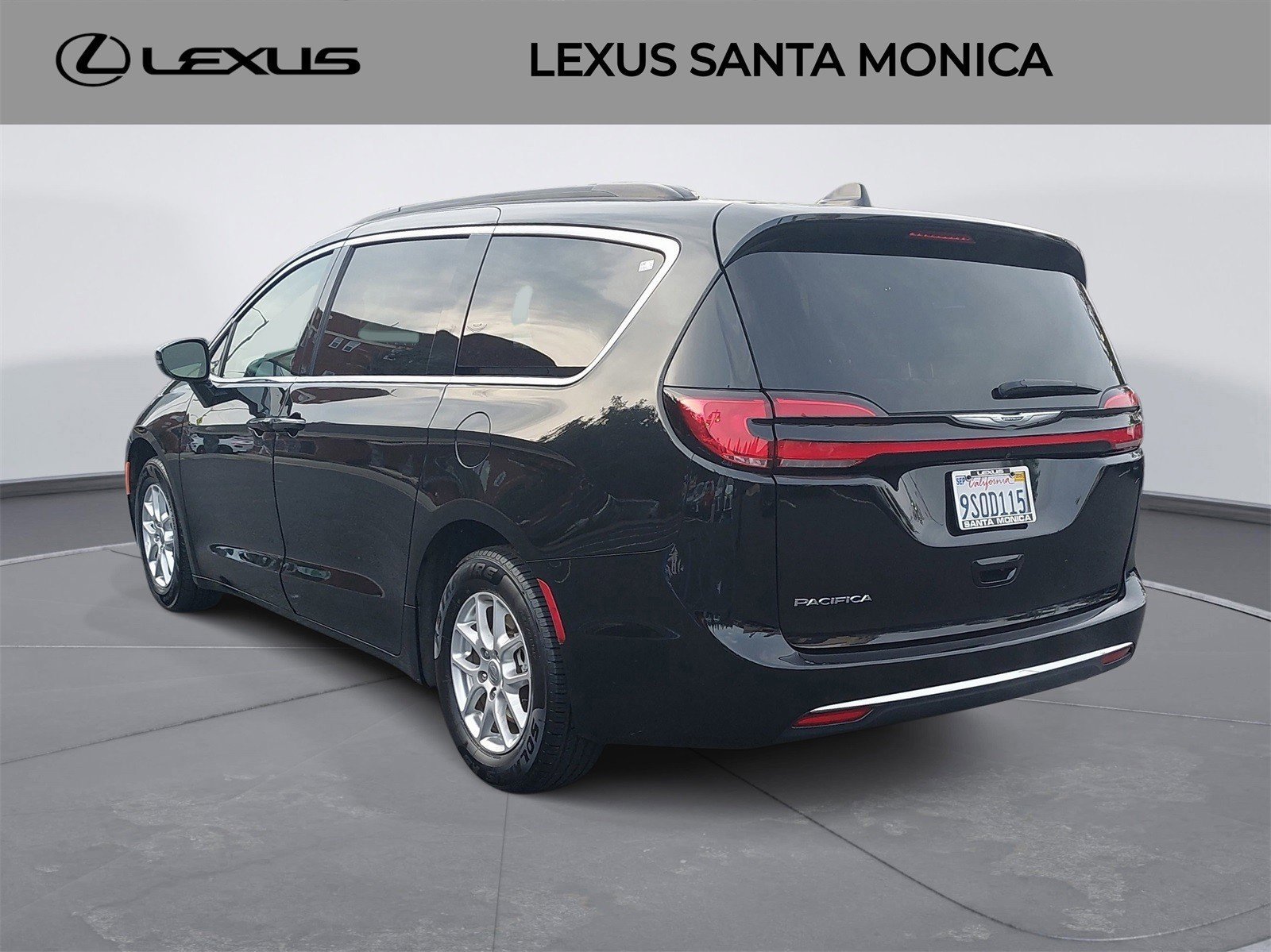 Used 2022 Chrysler Pacifica Touring-L image 7