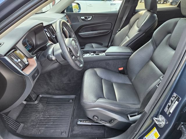 Used 2023 Volvo XC60 B5 Plus AWD/4WD image 17