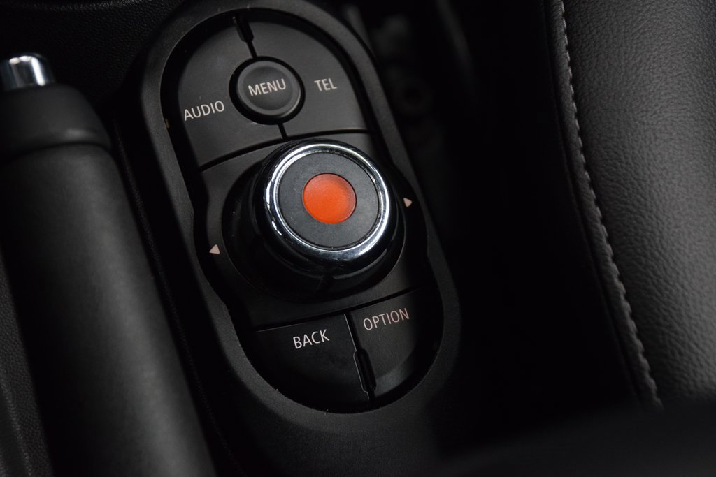 Used 2018 MINI Cooper Convertible image 27