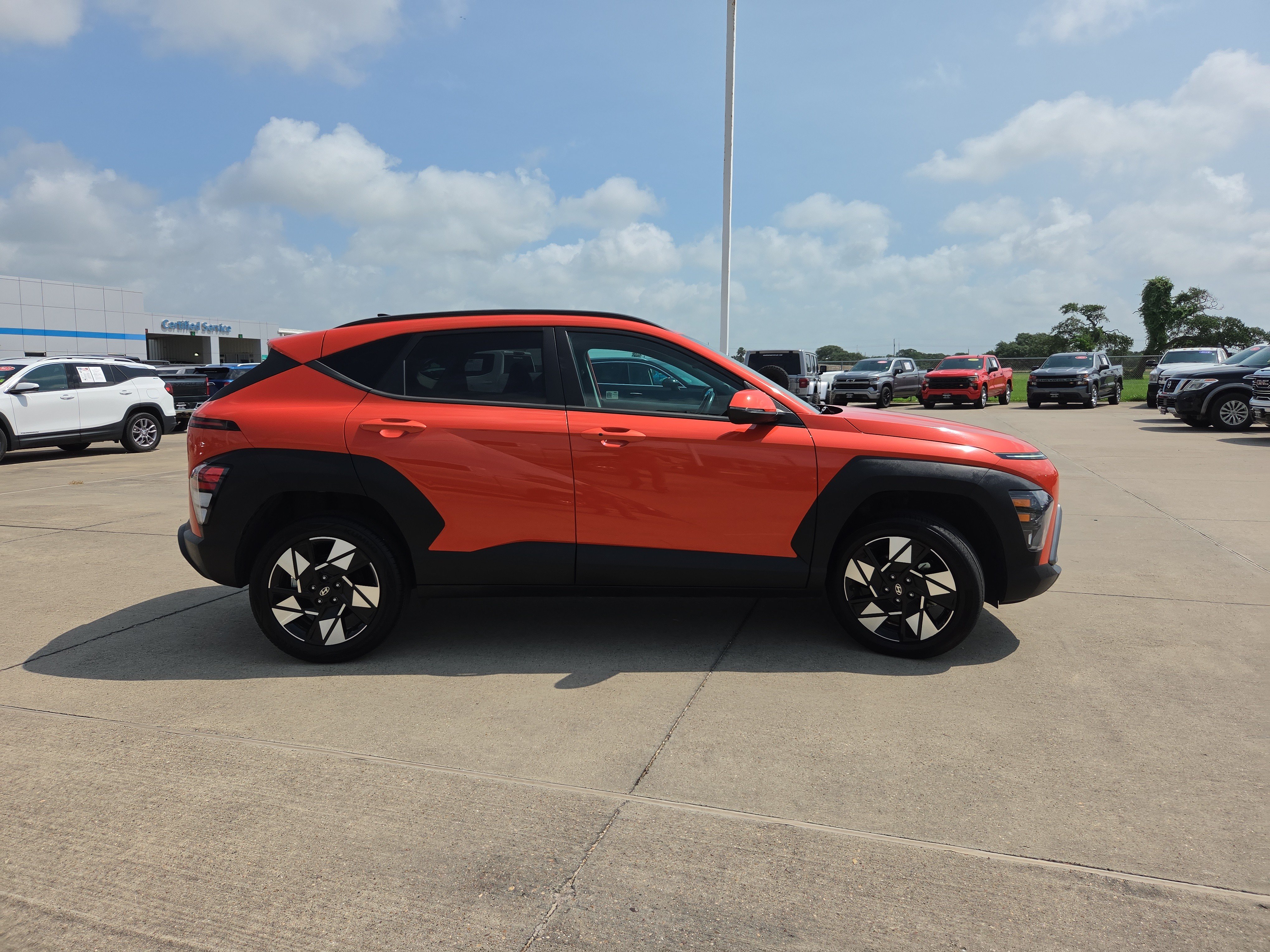 Used 2024 Hyundai Kona SEL AWD/4WD image 4