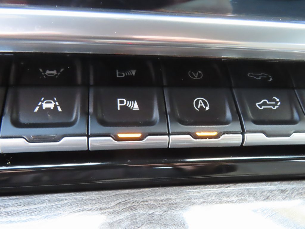 Used 2022 Chevrolet Silverado 1500 LTZ w/ LTZ Premium Package image 14