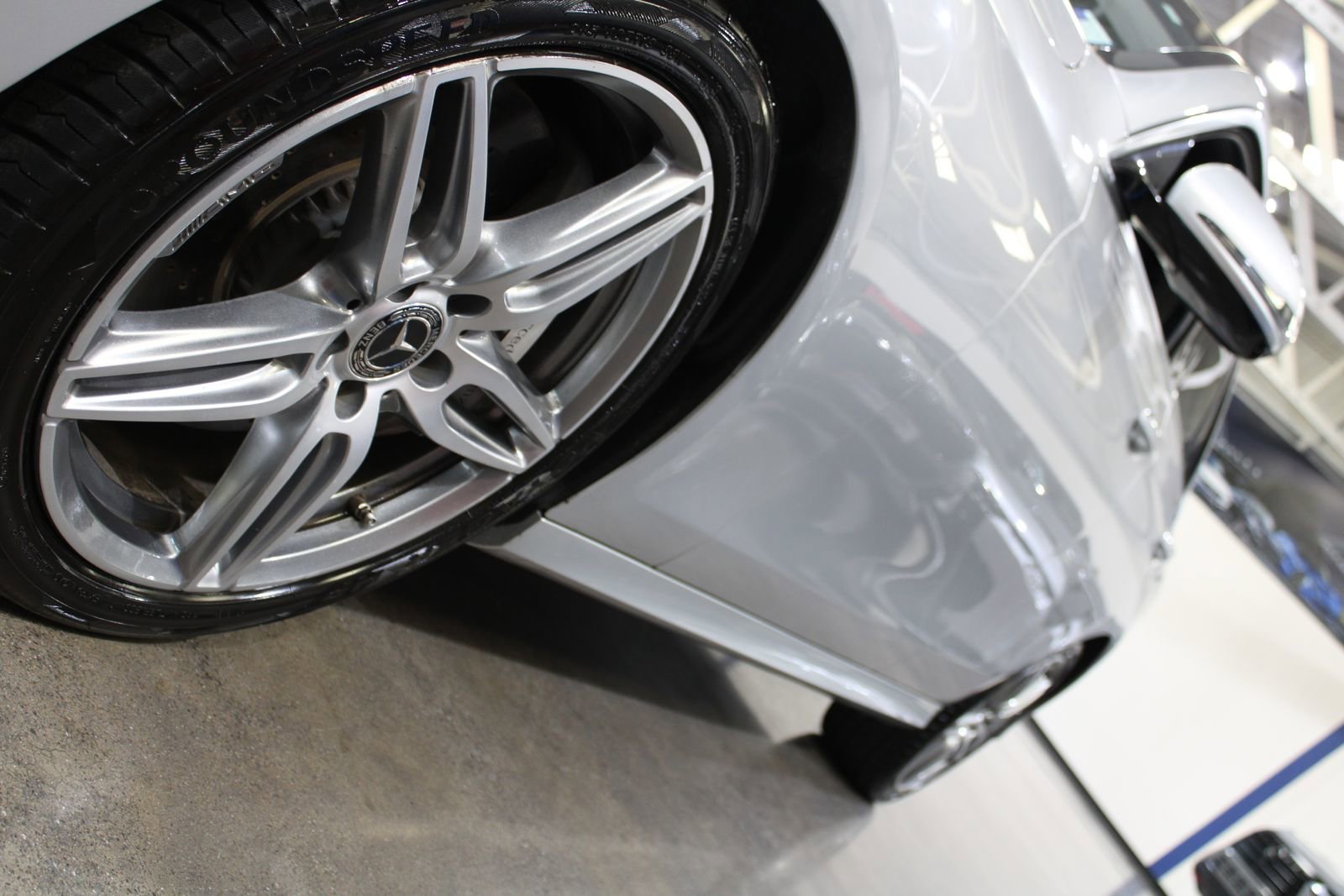 Used 2018 Mercedes-Benz E 300 image 8