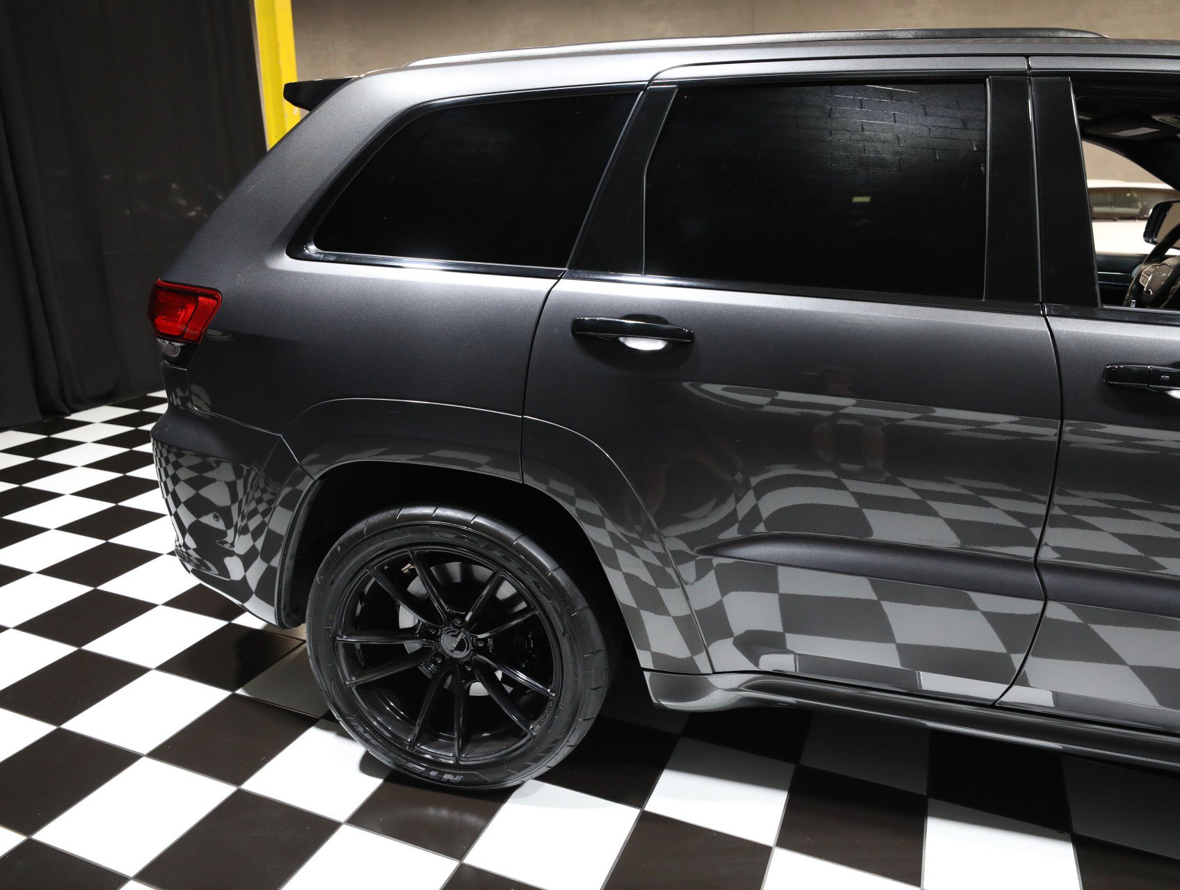 Used 2019 Jeep Grand Cherokee SRT AWD/4WD image 19