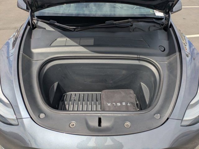 Used 2021 Tesla Model Y Long Range image 35