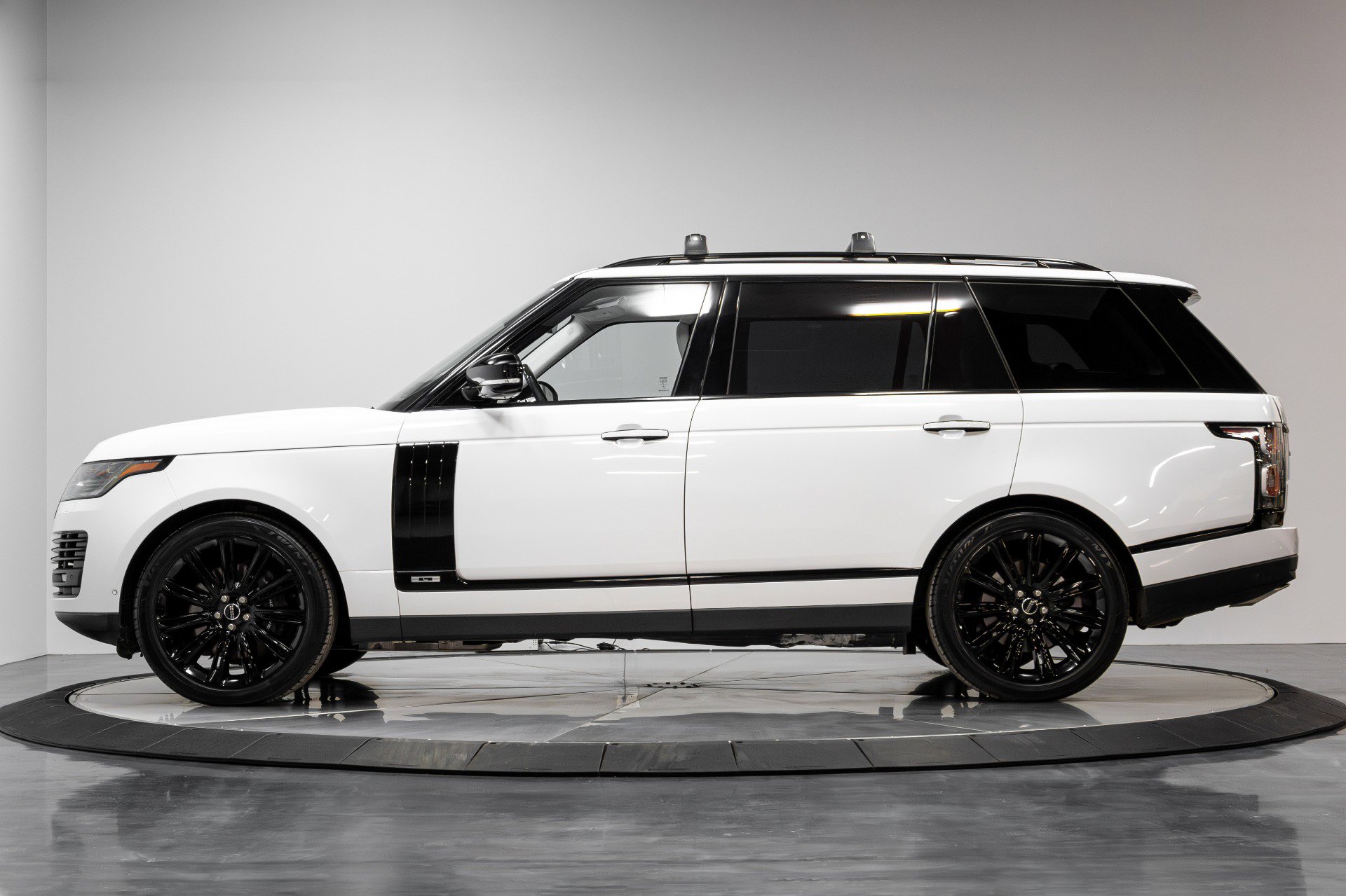 Used 2019 Land Rover Range Rover Long Wheelbase Autobiography image 37