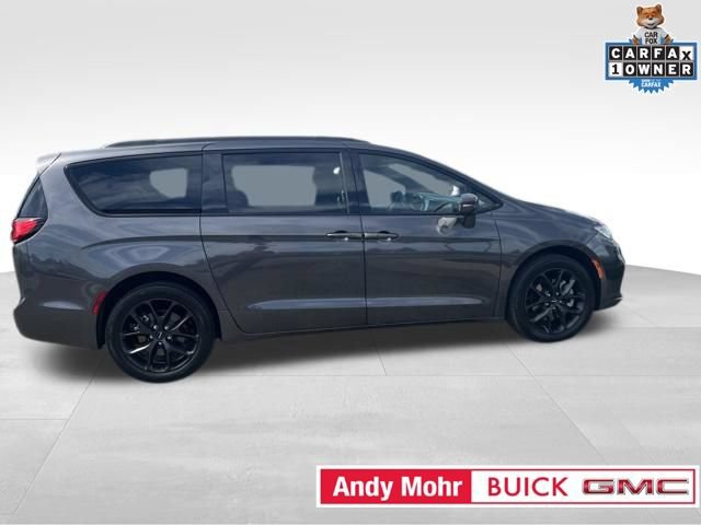 Used 2022 Chrysler Pacifica Touring-L w/ S Appearance Package AWD/4WD image 14