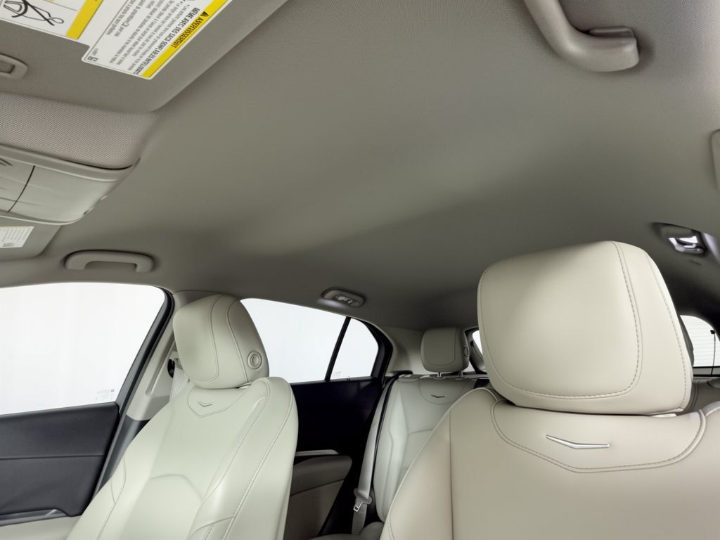 Used 2022 Cadillac XT4 Luxury w/ Cold Weather Package FWD image 27