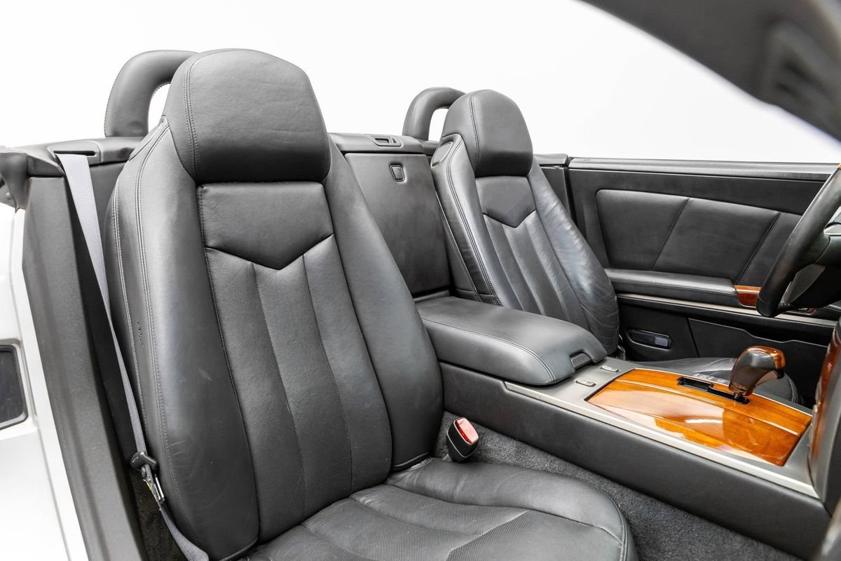 Used 2007 Cadillac XLR RWD image 19