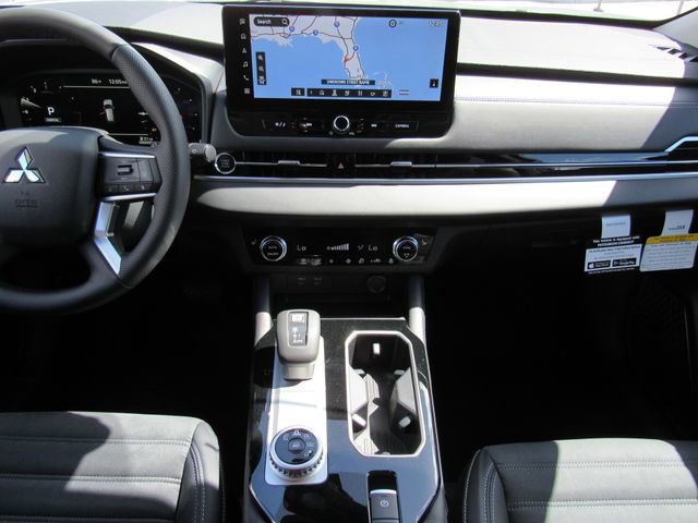 New 2026 Mitsubishi Outlander SE image 19