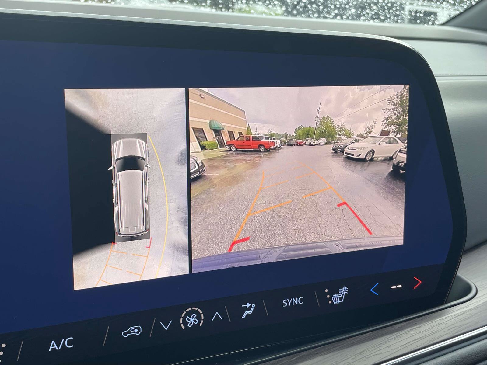 Used 2025 Chevrolet Suburban LT w/ Comfort Package RWD image 13