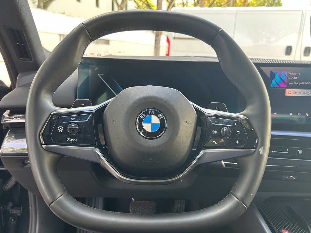 Used 2025 BMW 530i RWD image 17