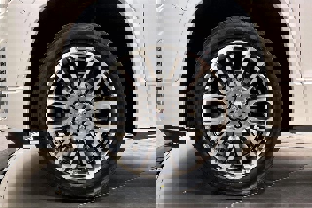 Used 2021 GMC Acadia Denali w/ LPO, Floor Liner Package image 9