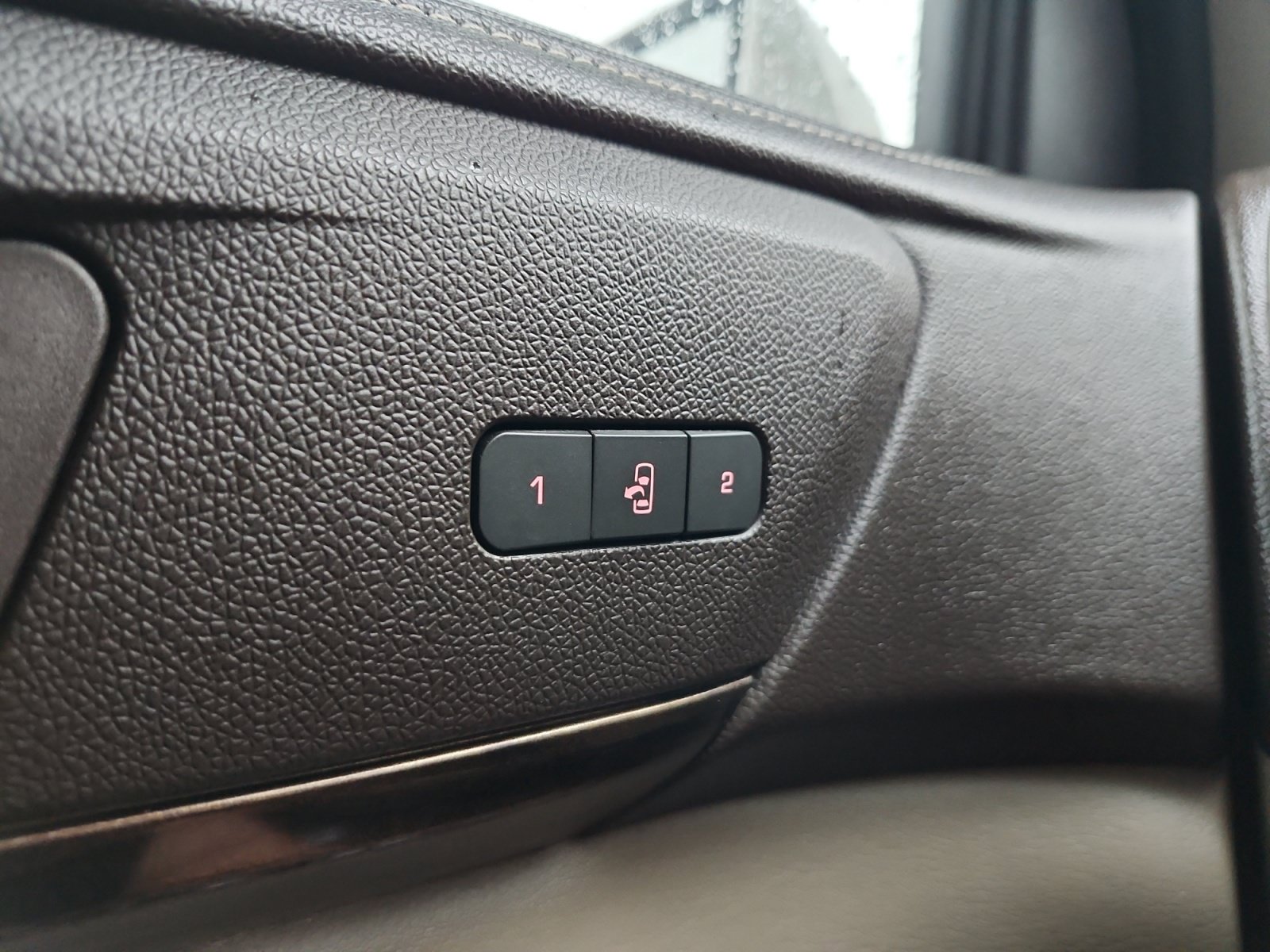 Used 2015 GMC Acadia Denali FWD image 25