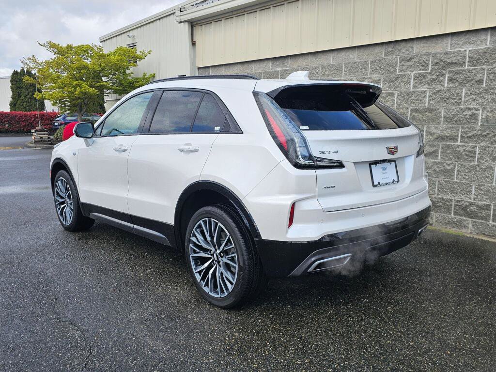 Used 2024 Cadillac XT4 Sport image 4