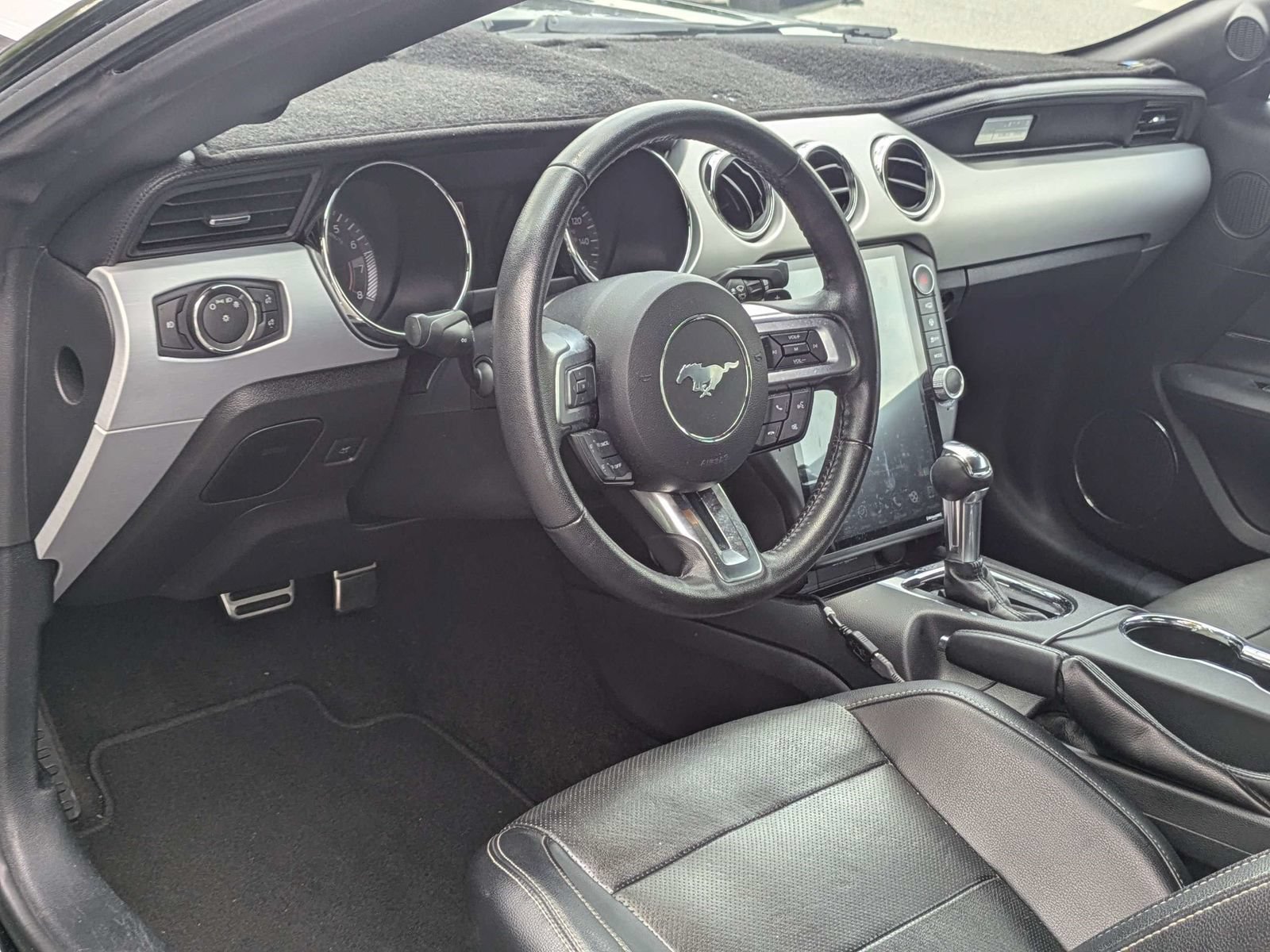 Used 2016 Ford Mustang GT Premium w/ Equipment Group 401A RWD image 9