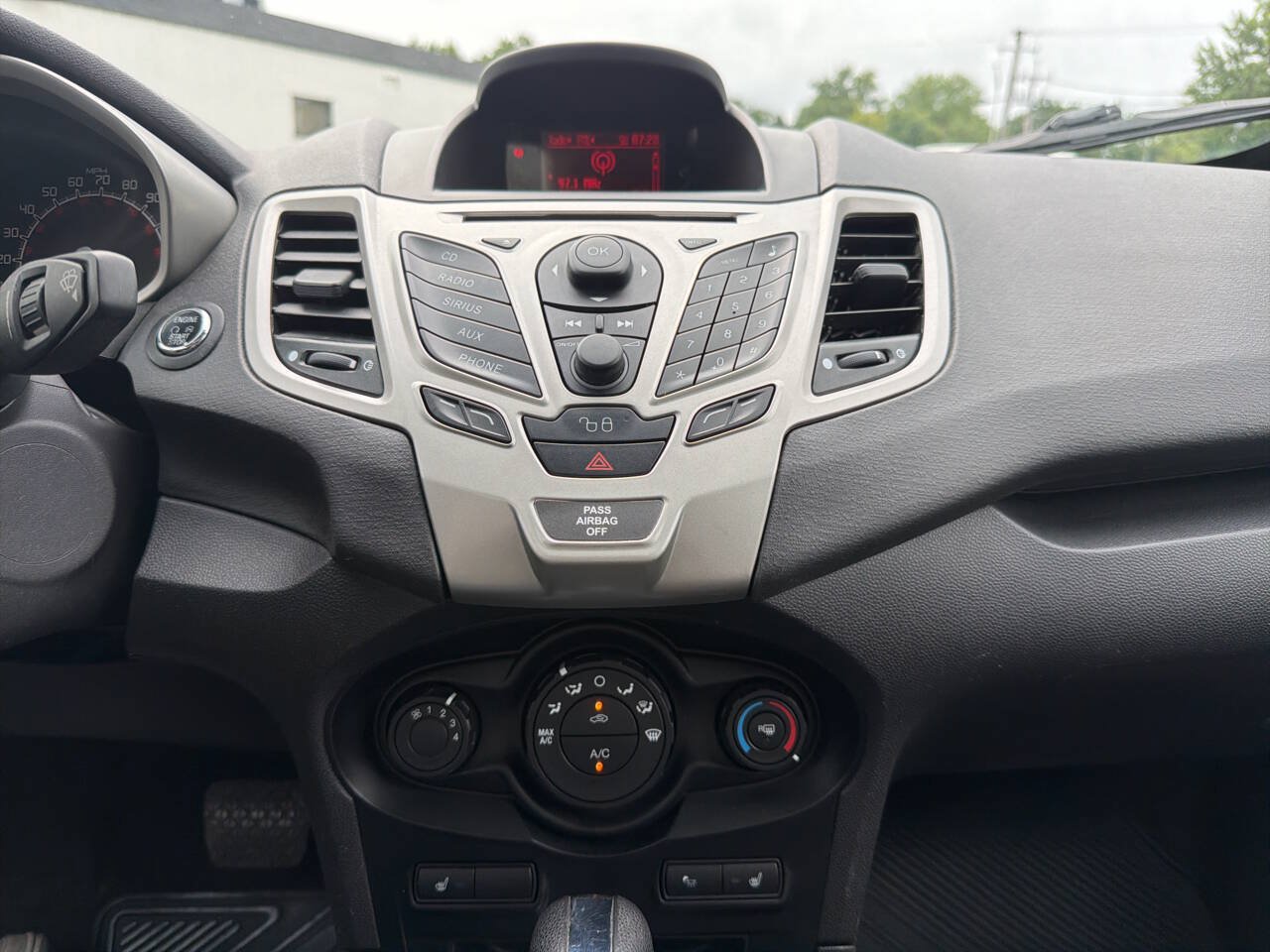Used 2011 Ford Fiesta SEL w/ 301A Rapid Spec Order Code FWD image 17