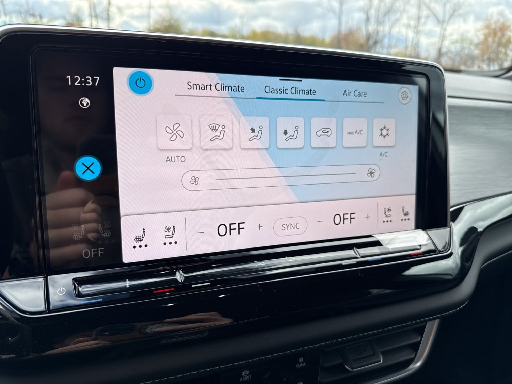 New 2026 Volkswagen Atlas Cross Sport SE AWD/4WD image 10