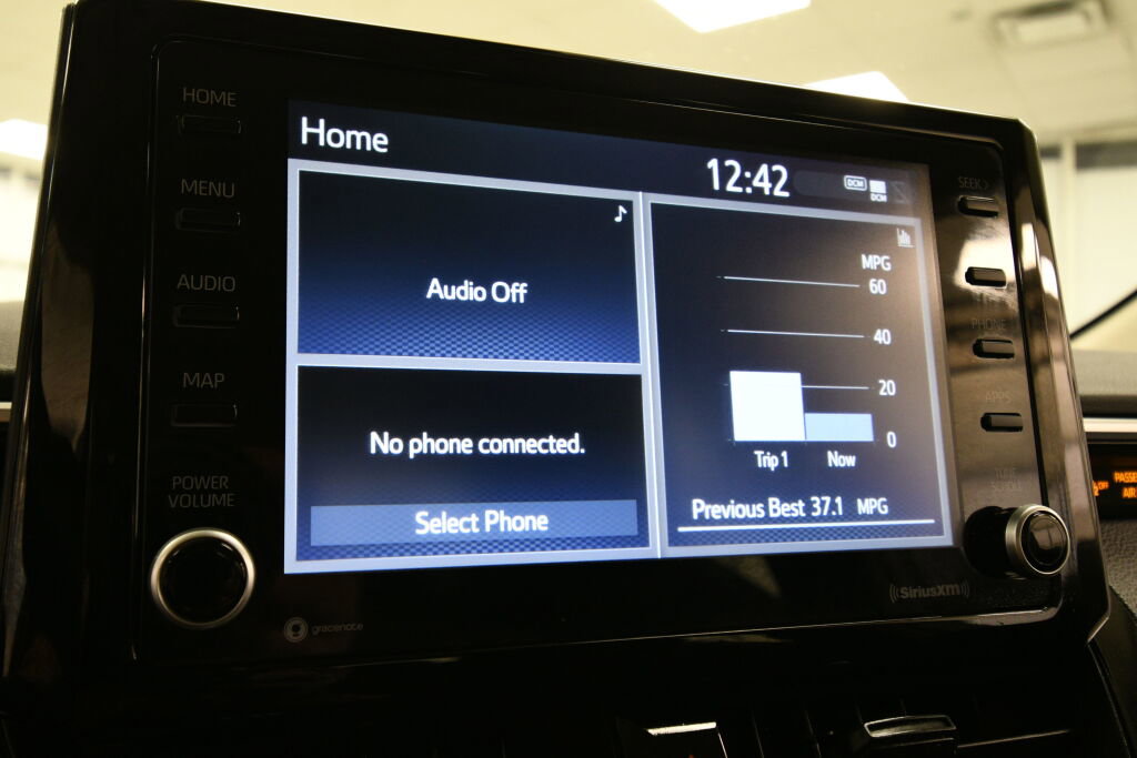 Used 2022 Toyota Corolla LE image 22