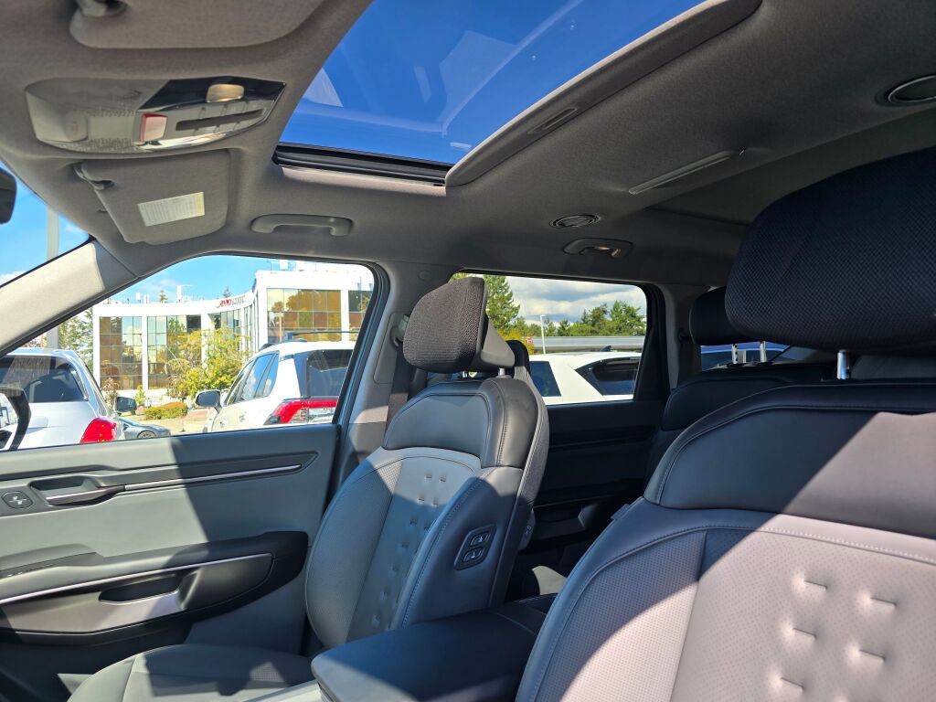 Certified 2024 Kia EV9 Wind AWD/4WD image 11