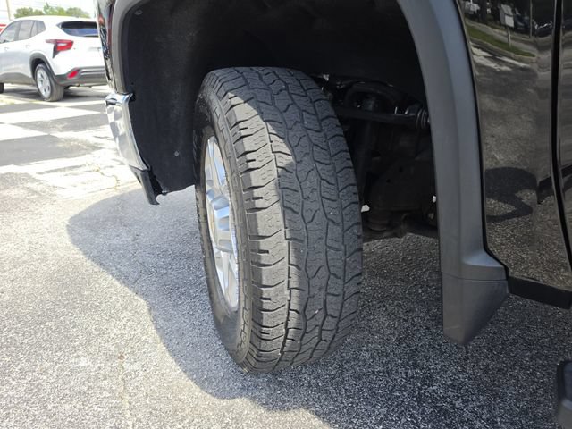 Used 2023 Chevrolet Silverado 2500 LTZ AWD/4WD image 39
