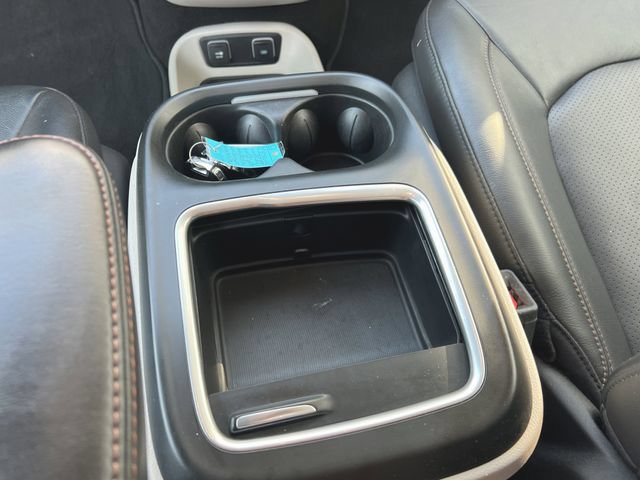 Used 2020 Chrysler Pacifica Touring-L Plus w/ Advanced Safetytec Group FWD image 22