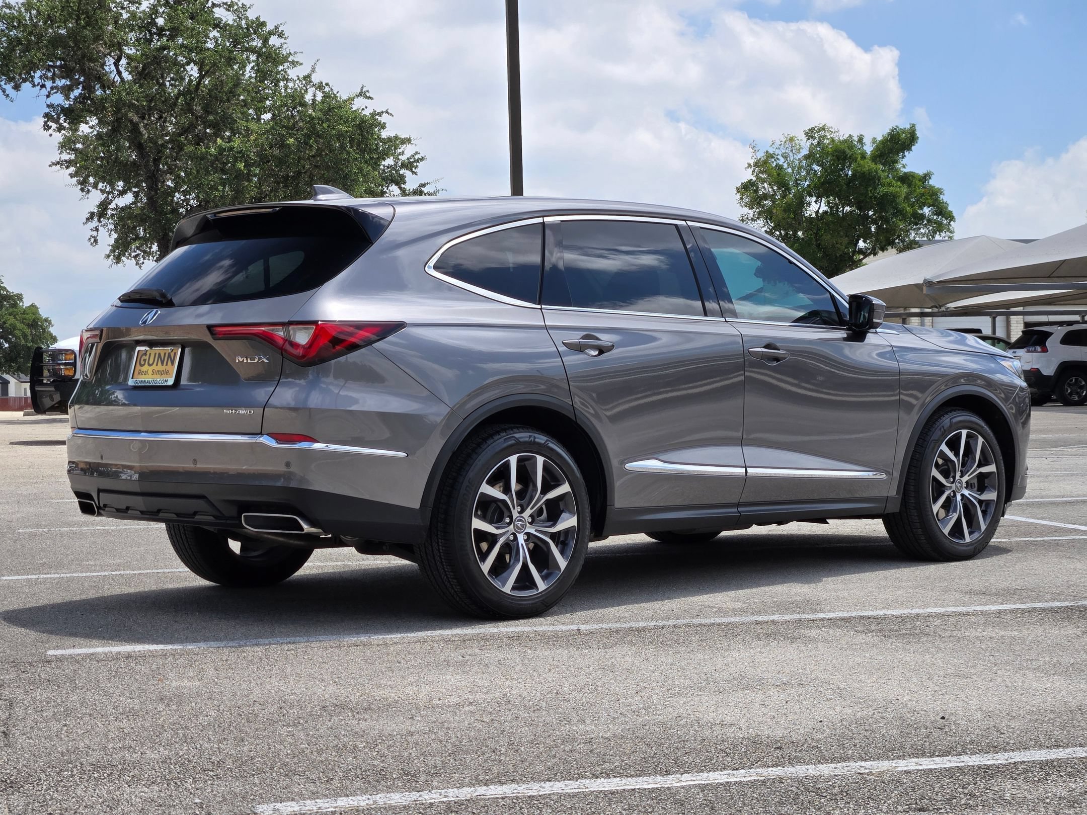 Used 2024 Acura MDX SH-AWD w/ Technology Package image 4