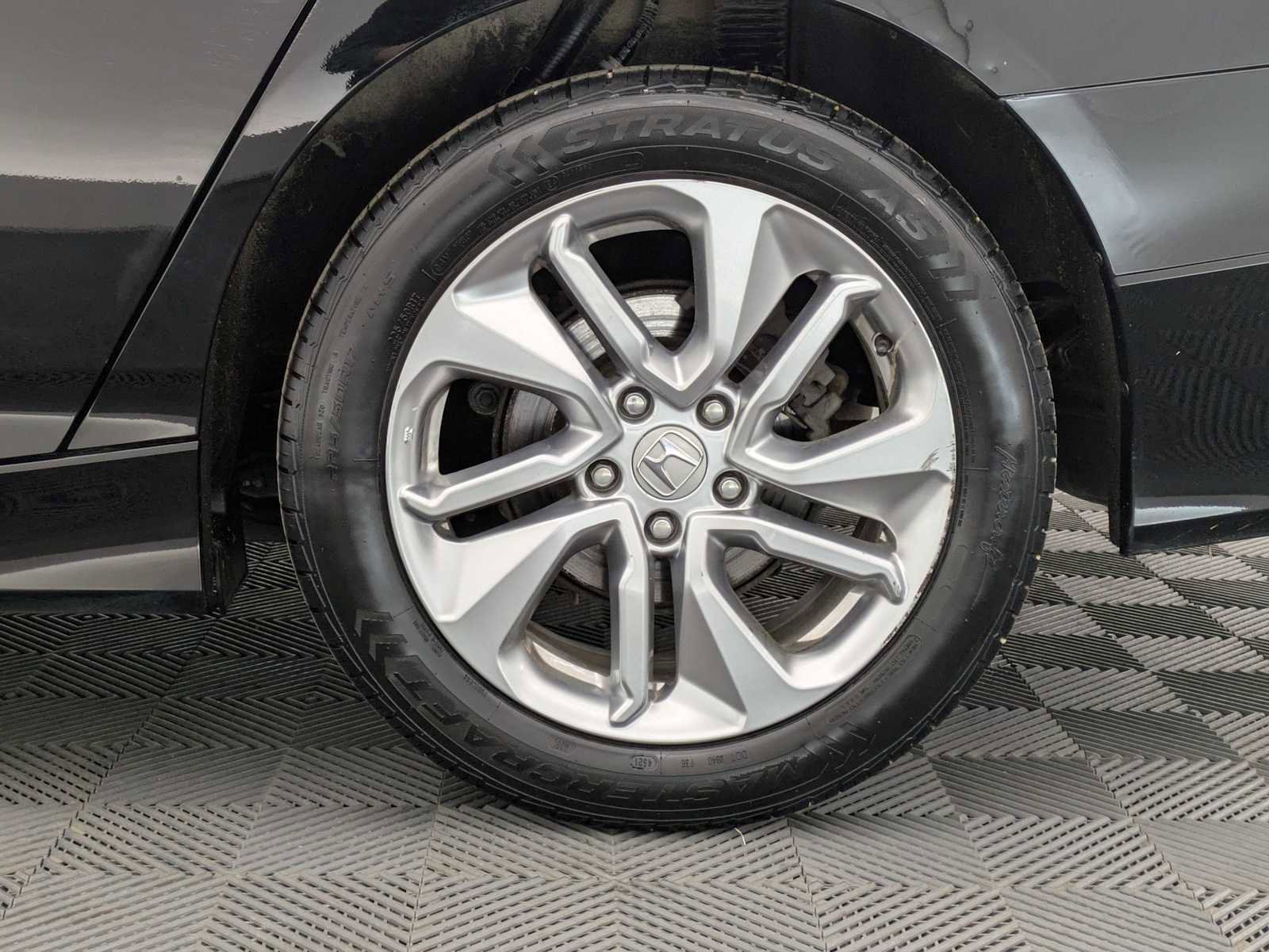 Used 2018 Honda Accord LX image 13