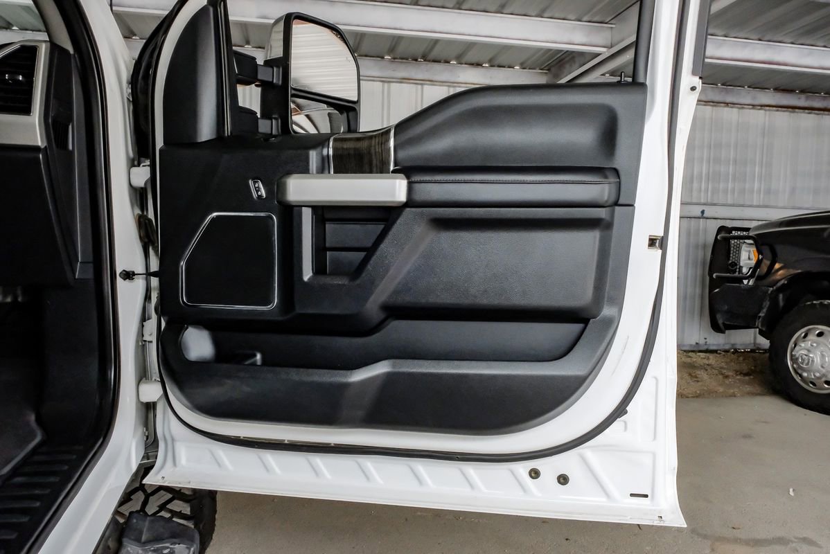 Used 2021 Ford F350 Lariat w/ Chrome Package image 45