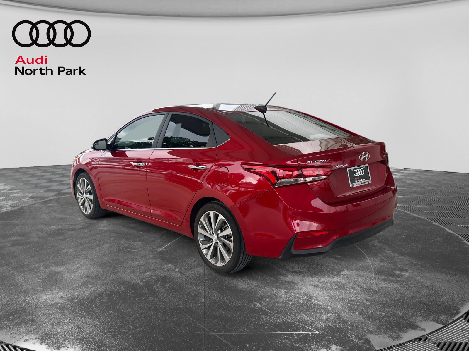 Used 2022 Hyundai Accent Limited FWD image 3