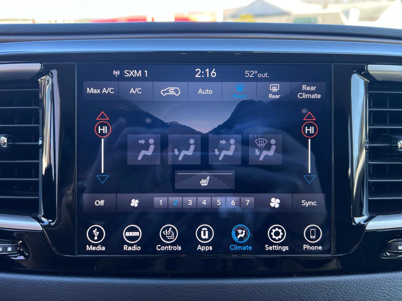 Used 2018 Chrysler Pacifica Touring-L w/ Advanced Safetytec Group image 15