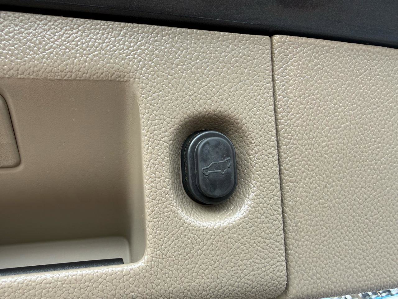 Used 2015 Chevrolet Tahoe LTZ image 22