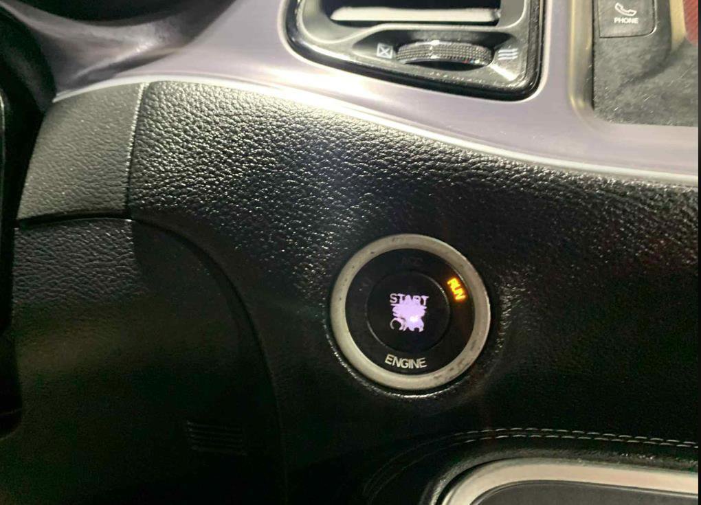 Used 2016 Dodge Challenger SXT image 16