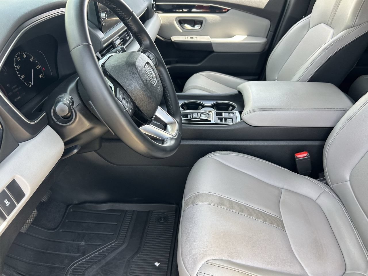 Used 2024 Honda Pilot Touring image 32