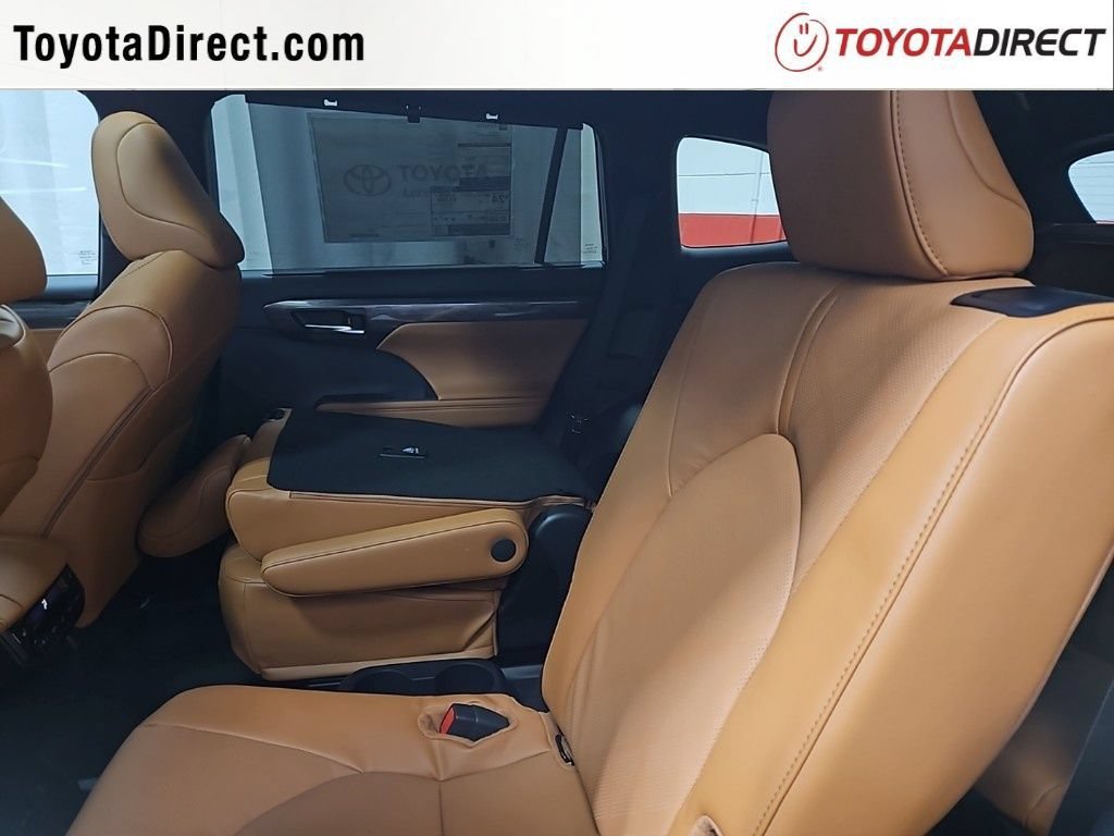 New 2026 Toyota Highlander Platinum AWD/4WD image 21