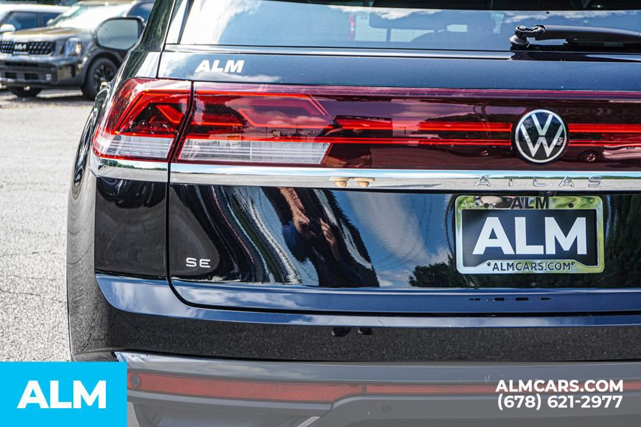 Used 2025 Volkswagen Atlas Cross Sport SE FWD image 12