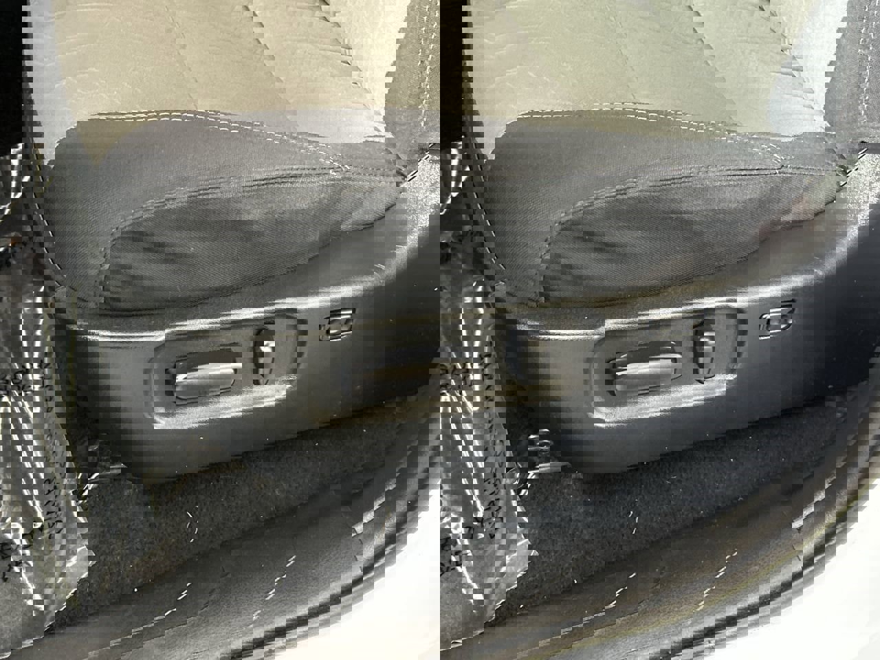 Used 2021 Toyota Tacoma TRD Off-Road w/ Technology Package image 19