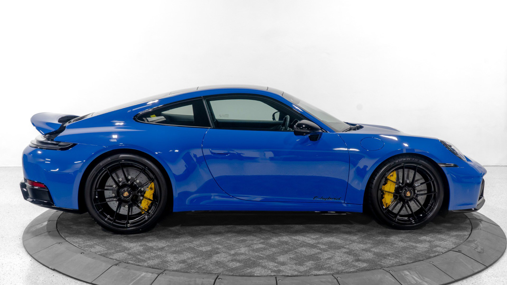 Used 2026 Porsche 911 Carrera GTS image 11