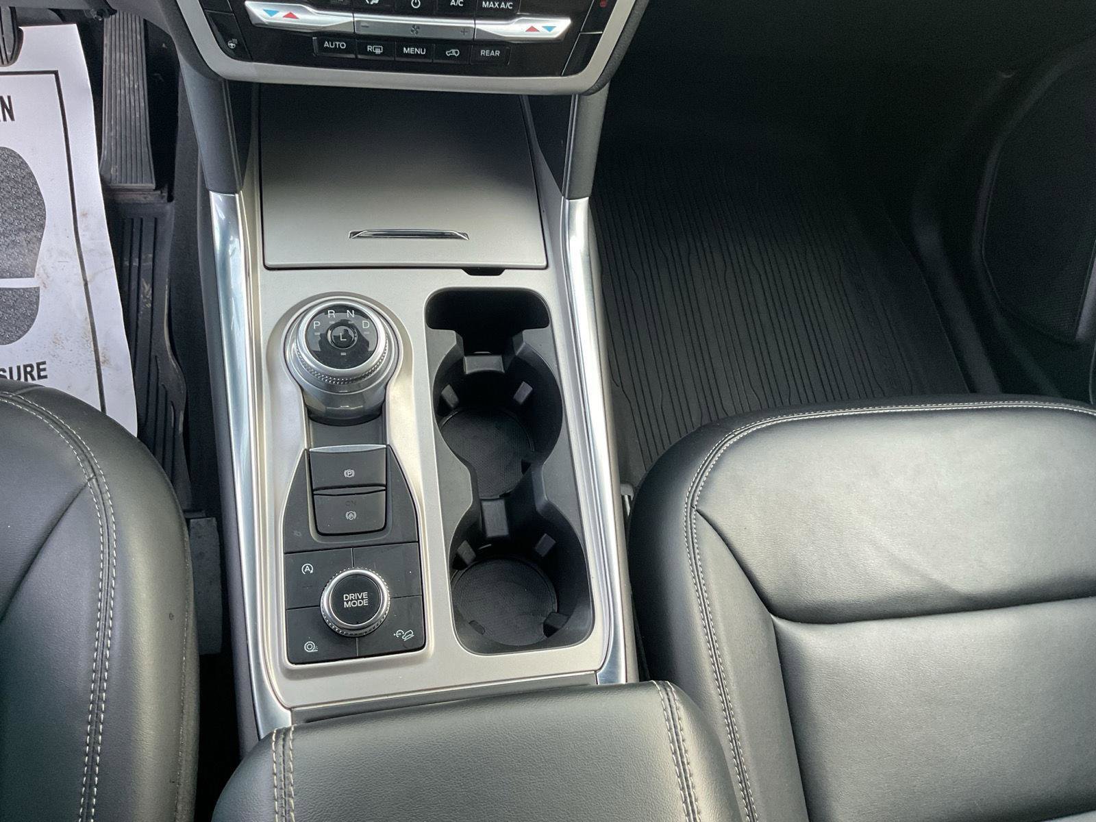 Used 2023 Ford Explorer XLT w/ Equipment Group 202A image 17