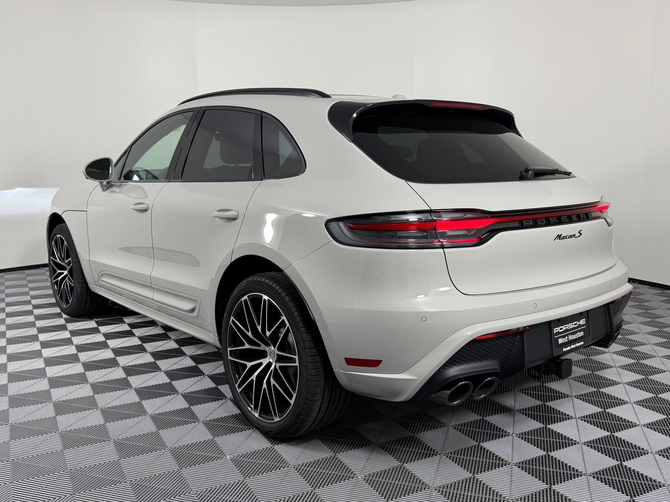 New 2026 Porsche Macan S image 3