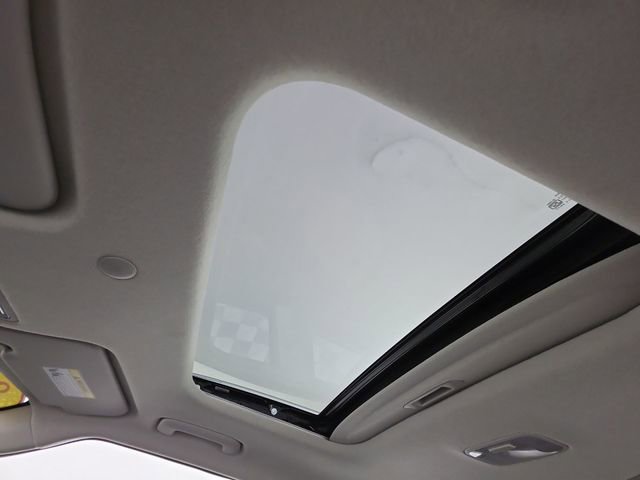 Used 2025 Hyundai Venue SEL image 33