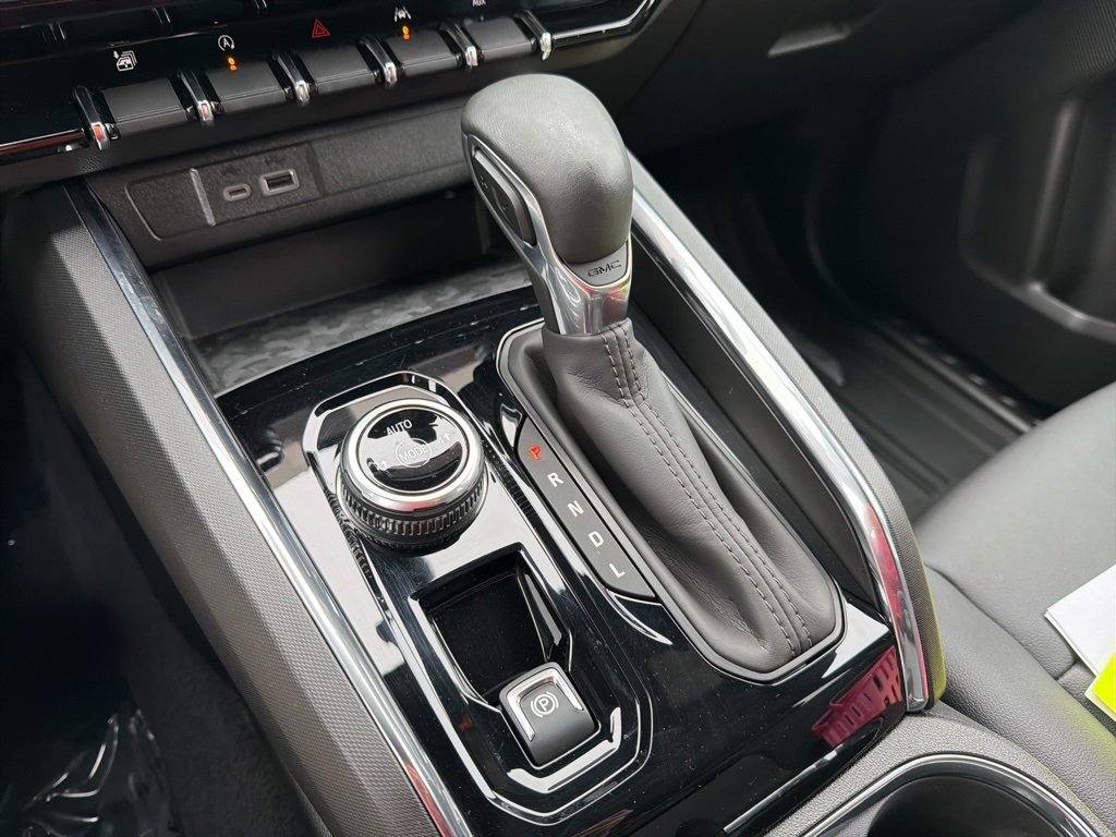 Used 2025 GMC Canyon Elevation w/ Convenience Package image 17