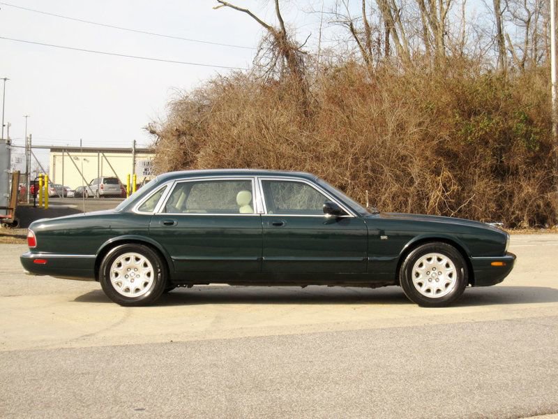 Used 2000 Jaguar XJ8 RWD image 9