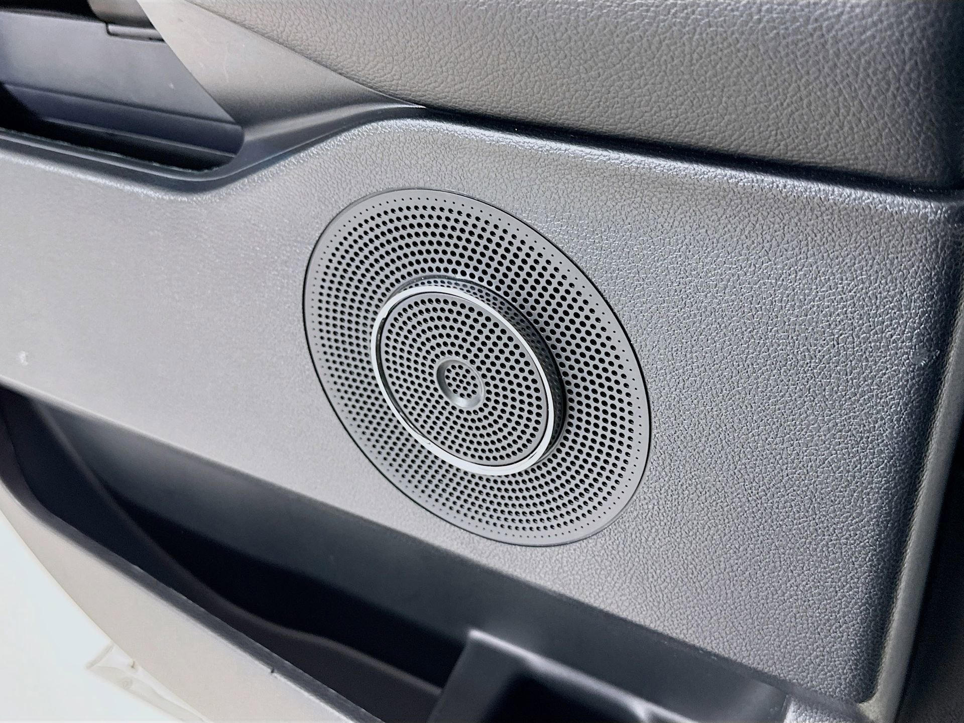 Used 2021 Ford Expedition Limited image 27